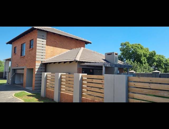 3 BEDROOM TOWNHOUSE FOR SALE IN MONTANA